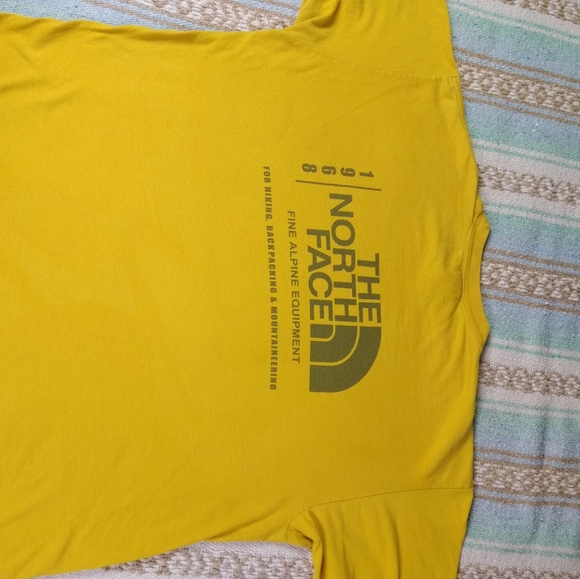 VINTAGE  THE NORTH FACE GRAPHIC TEE SHIRT MENS XL MUSTARD - Picture 10 of 12